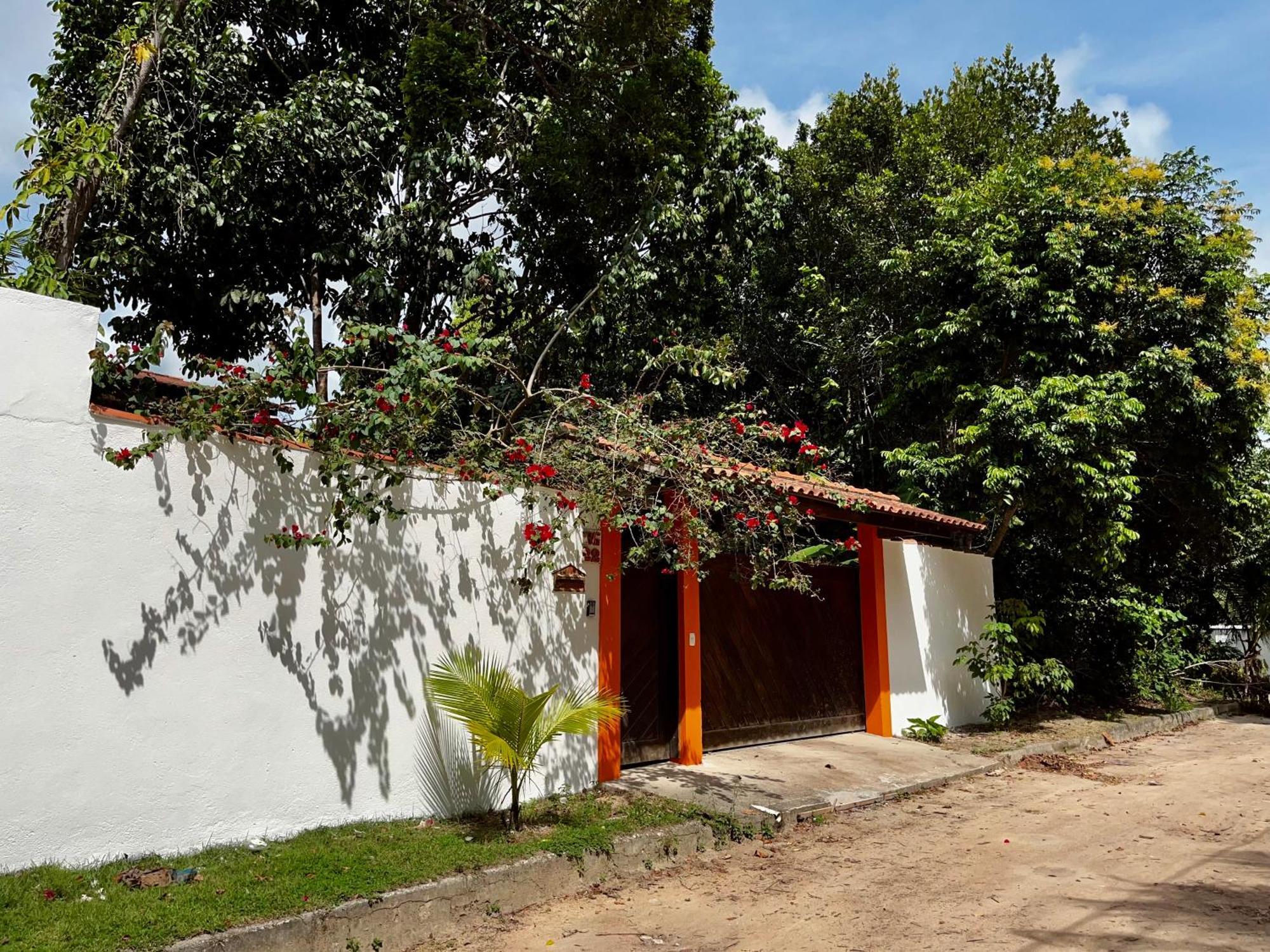 Casa Espacosa Com Piscina, No Bairro De Arraial D Ajuda, A 7 Minutos Da